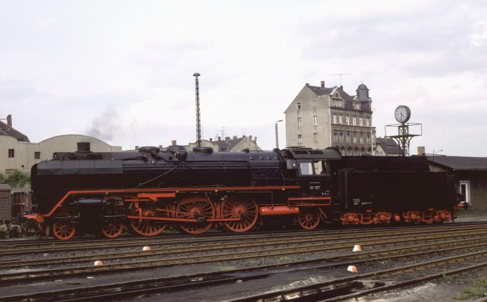 01 137 im Bw Löbau um 16:30h am 20.06.1982