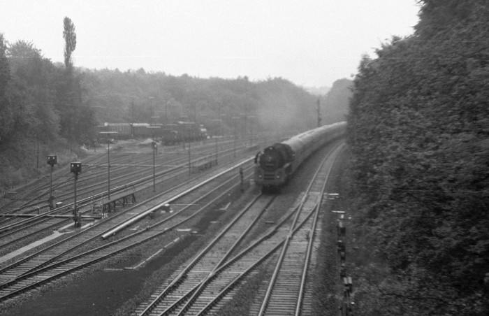 unbekannte 01.5 durchfährt Aumühle, Mai 1973