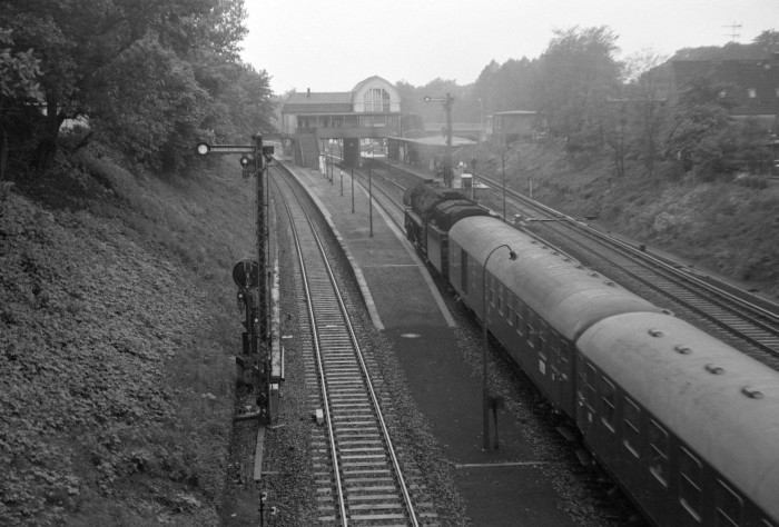 unbekannte 01.5 durchfährt Aumühle, Mai 1973