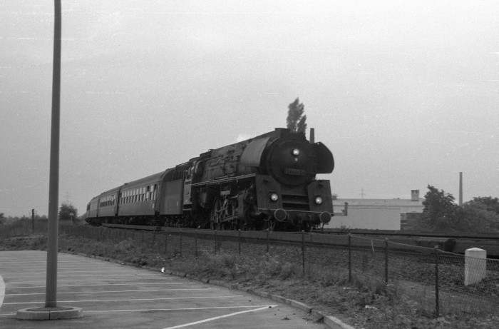 01 0513 Abschieds-D-Zug ->Berlin in Bergedorf, 02.06.1973