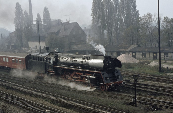 01 0519 D 504 Ausfahrt Saalfeld, 12.10.1976