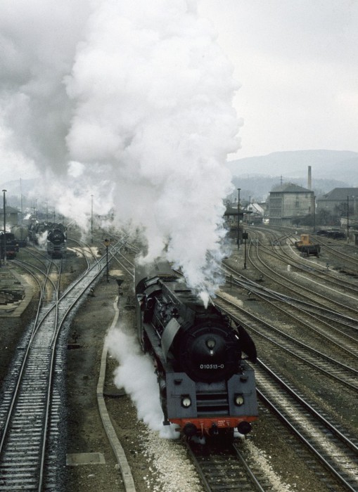 01 0513 E 802 Ausfahrt Saalfeld, 25.03.1977