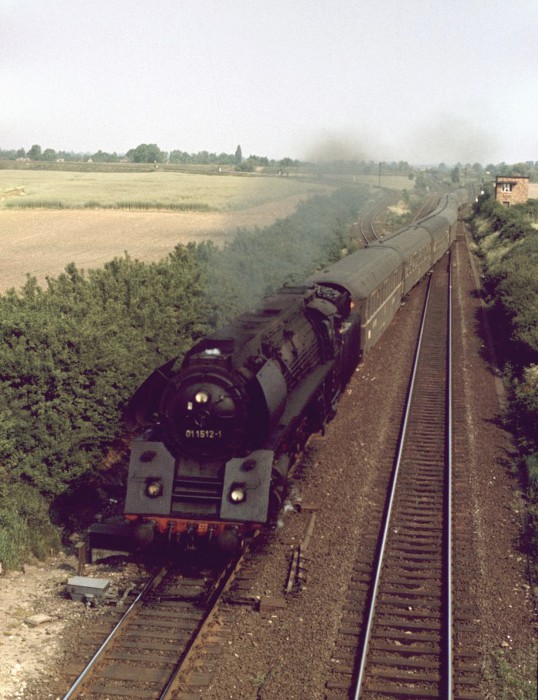 01 1512 mit E 315 aus Stettin, am Karower Kreuz, am 02.06.1978
