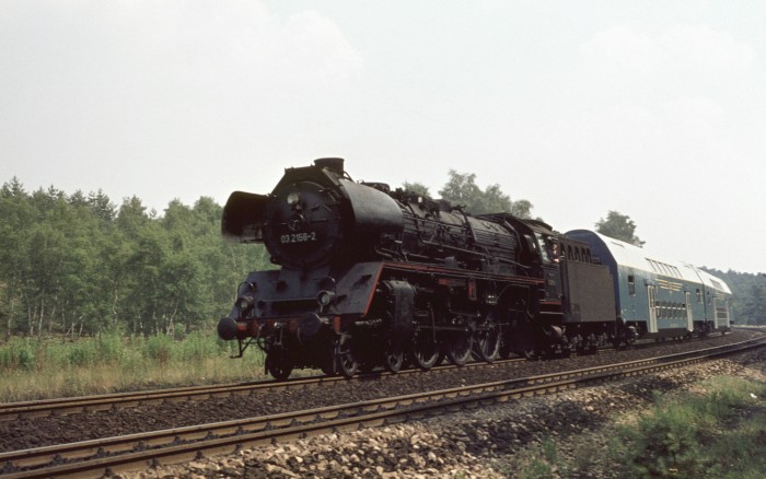 03 2156 Überführungszug in der Dresdener Heide, 16.07.1976