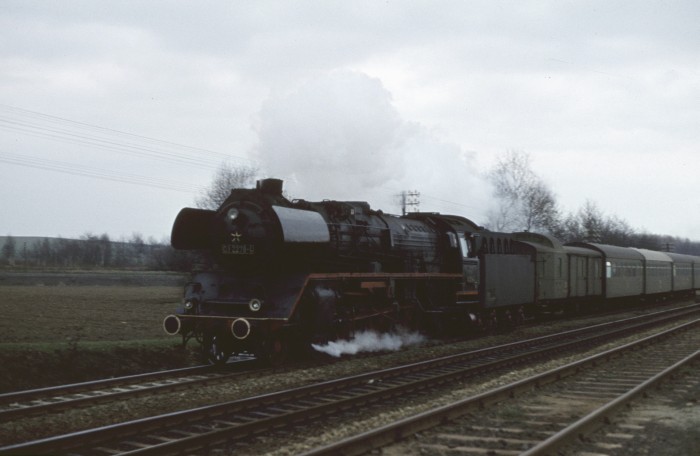 03 2278 P 3810 ->Dresden hinter Ausfahrt Arnsdorf, um 14:45h am 14.03.1977