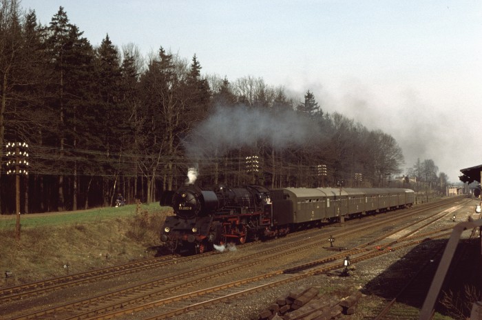 03 2002 mit P 3810 Ausfahrt Großharthau, 17.03.1977