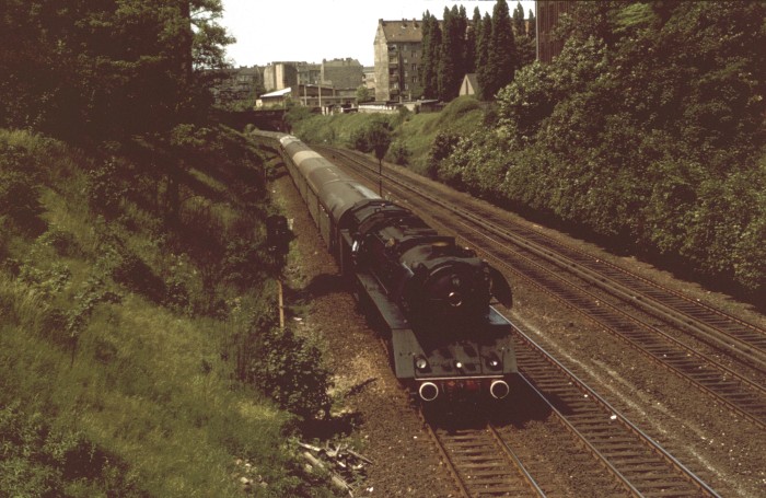 03 0010 mit D 1713 auf dem Berliner Stadtring bei Prenzlauer Allee, 02.06.1978