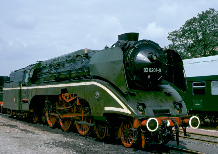 18 201 auf der Fahrzeugausstellung in Radebeul Ost der Reichsbahn am 12.08.1978