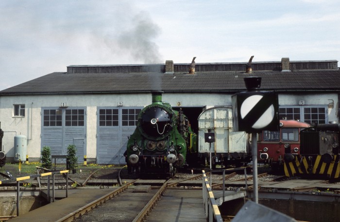 Anheizen zur ersten Fahrt der 18 478 in Nördlingen, 26.04.1996