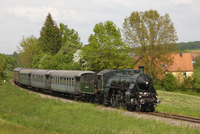 3673 mit BEM-Zug Gunzenhausen→Nördlingen, bei Kröttenbach, um 16:44h am 20.05.2023