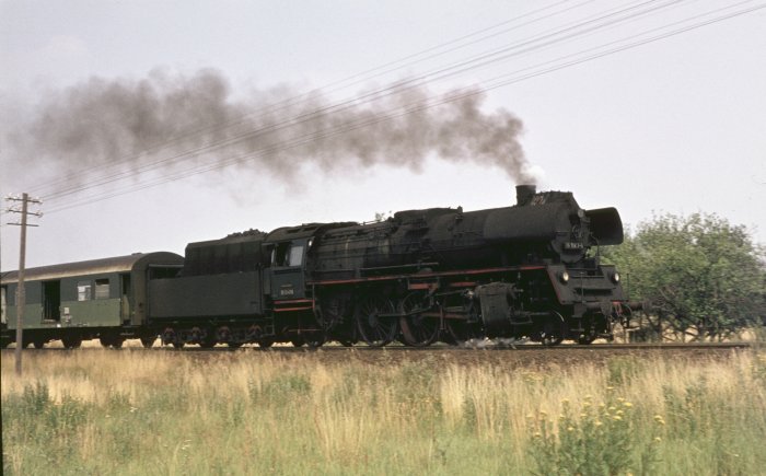 35 1047 mit P 5731 hinter Riesa, 15.07.1976