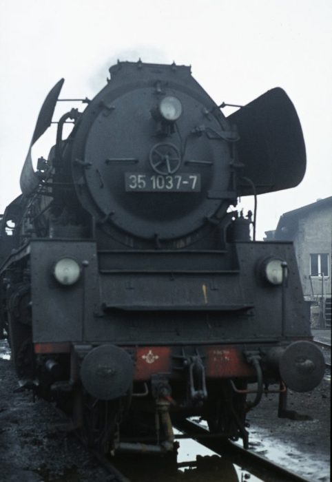 35 1037 im Bw Nossen, am 13.10.1976