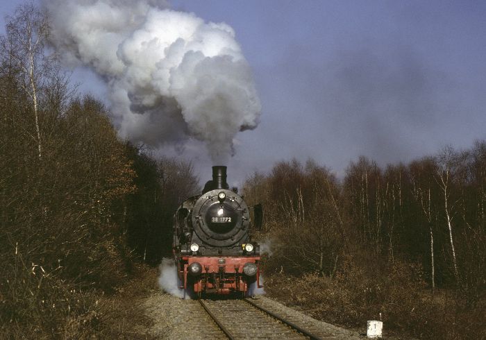 38 1772 auf der BHE hinter Buxtehude, abends am 18.03.1984