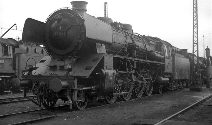 39 231 im Bahnbetriebswerk Stuttgart (Hbf), im Jahr 1966