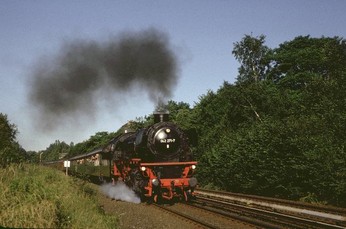042 271 Sonderzug nach Doberan im Bergedorfer Einschnitt, 21.07.1991