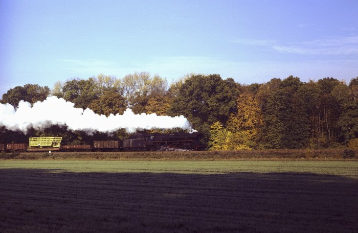 41 1025 Güterzug nach Stendal bei Gardelegen, 25.10.1982