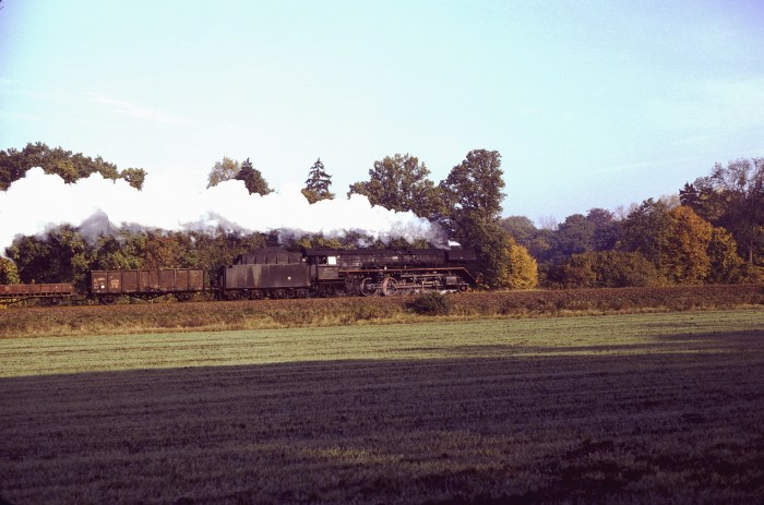 41 1025 Güterzug nach Stendal bei Gardelegen, 25.10.1982