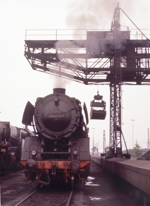 044 434 im Bw Lehrte am 24.06.1975