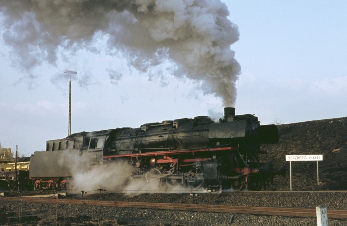 044 671 Güterzug nach Ellrich, Ausfahrt Herzberg, am 20.03.1976