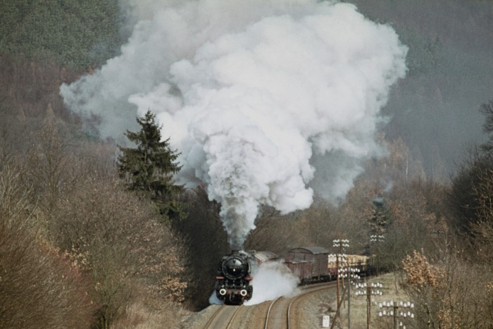 044 085 mit Dg 53842 bei Ertinghausen, 22.03.1976