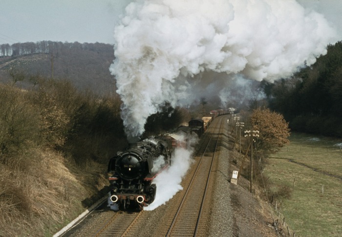 044 085 mit Dg 53842 bei Ertinghausen, 22.03.1976