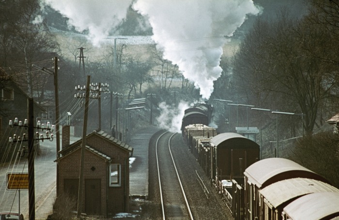 044 085 mit Dg 53842 bei Ertinghausen, 22.03.1976