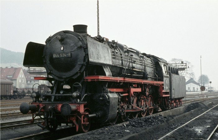 044 534 im Bw Ottbergen, am 23.03.1976