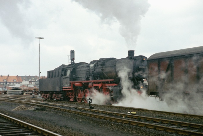 051 580 rangiert in Emden, 18.03.1975