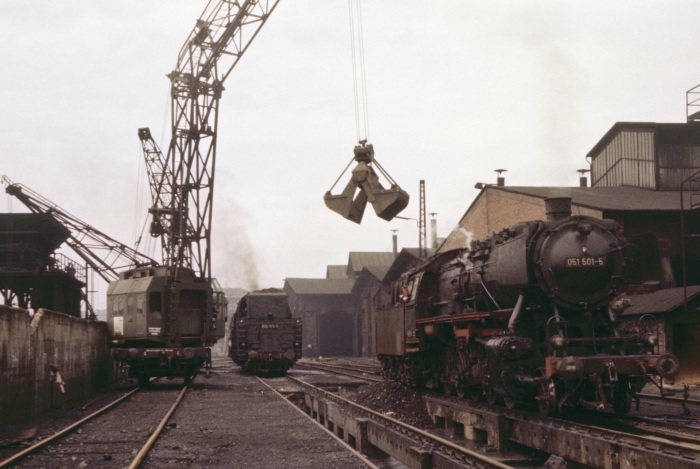 051 501 am Kohlenkran, Betriebswerk Saarbrücken am 15.05.1975