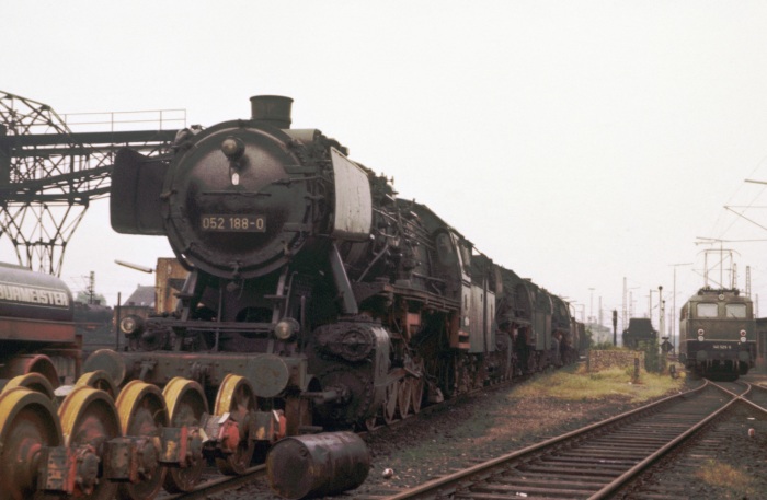 052 188 im Bw Lehrte am 24.06.1975