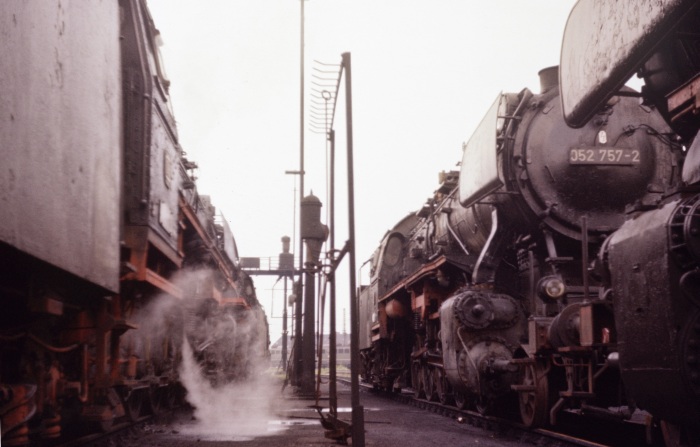 052 757 im Bw Lehrte, am 24.06.1975