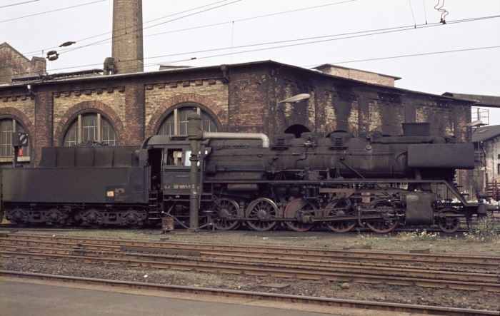 50 1851 als Schublok wartend in Dresden-Neustadt, am 15.07.1976
