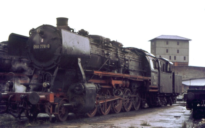 050 778 im Bw Northeim, fotografiert im April 1976