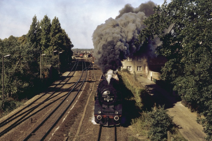 50 3624 mit Güterzug nach Parchim Ausfahrt Ludwigslust, 01.10.1983