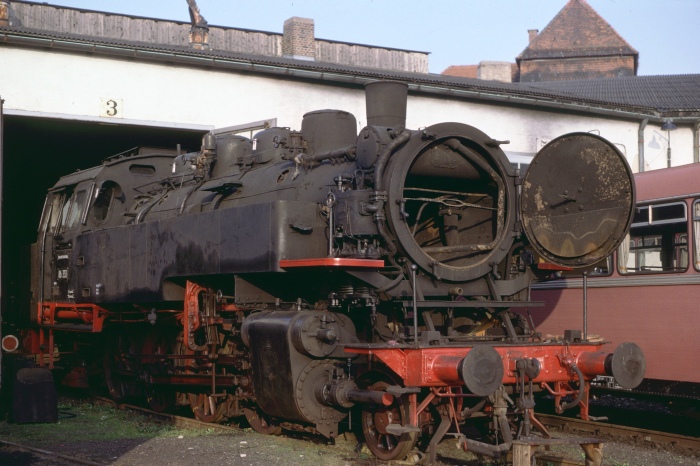 86 333 Reaparturarbeiten im Bw Nördlingen, am 01.11.1995