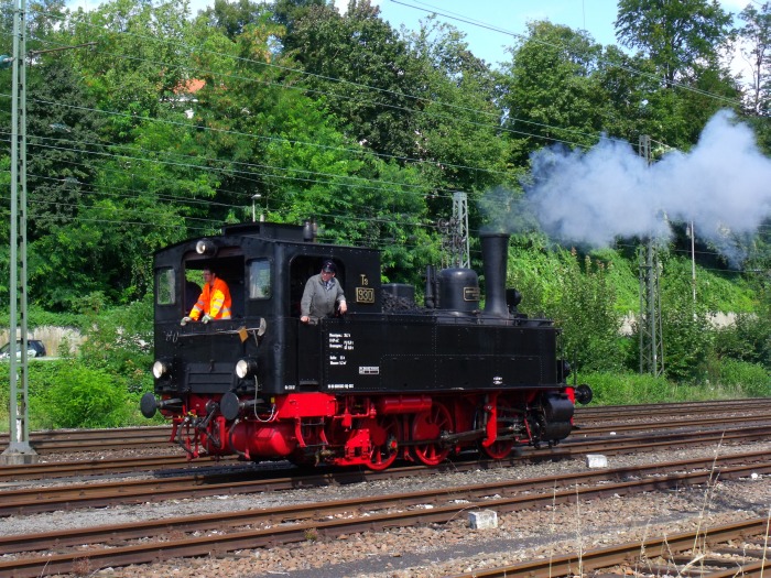 930 setzt um im Bahnhof Nürtingen in Richtung Bahnsteig, um 11:40h am 17.08.2014