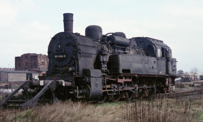 094 640 nun inzwischen kalt und z-gestellt in Emden, 18.03.1975