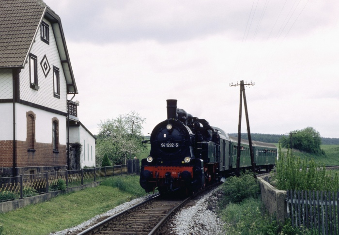 94 1292 mit P 19043 bei Veßra, am 25.05.1991