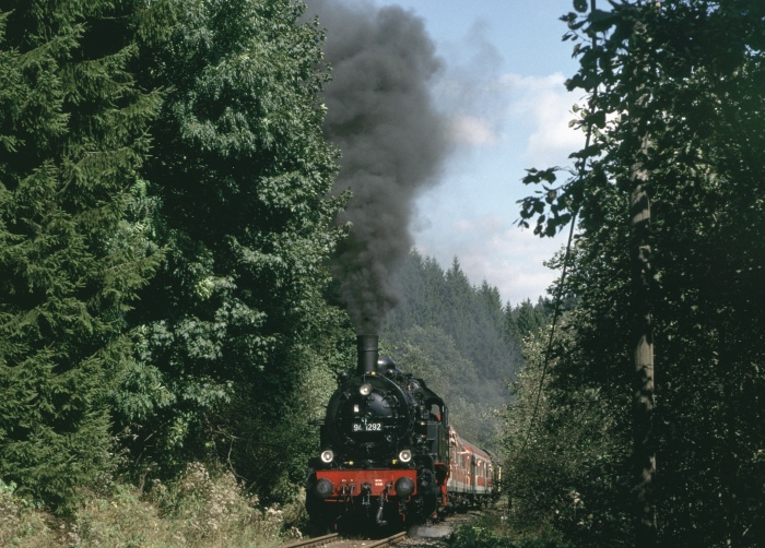 94 1292 Bergfahrt im Tal zwischen Stützerbach und Rennsteig, am 07.09.2002