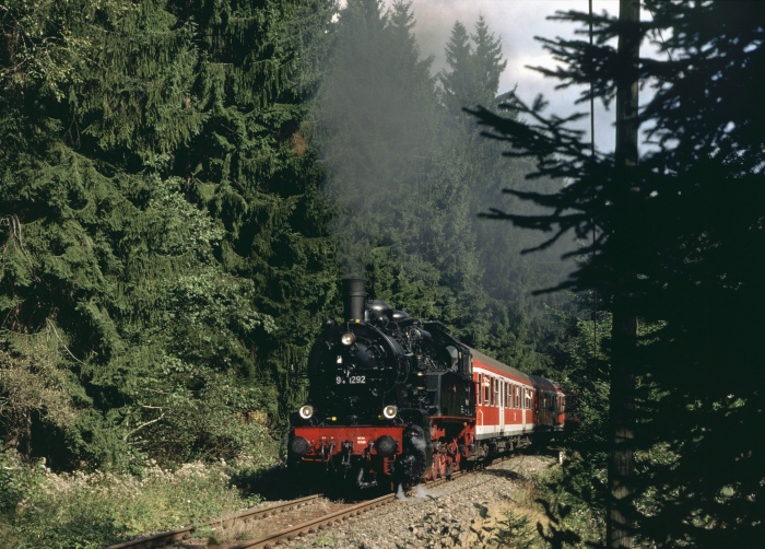 94 1292 Bergfahrt im Tal zwischen Stützerbach und Rennsteig, am 07.09.2002