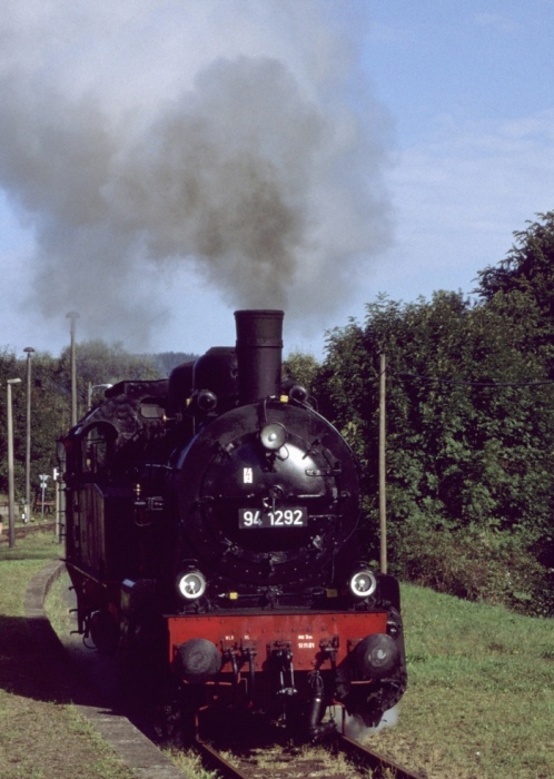 94 1292 Umsetzen im Bahnhof Stützerbach, am 08.09.2002