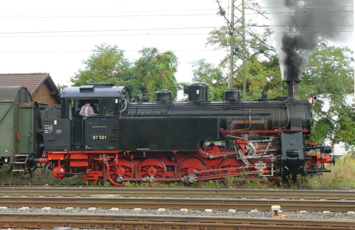 97 501 in Schorndorf, um 8:22h am 08.09.2013