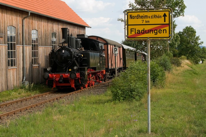 98 886 Einfahrt Fladungen, am 17.08.2008