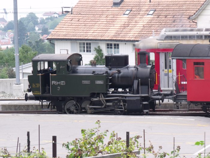 Lok Rosa RHB 3 im Bahnhof Heiden wartend, um 12:35h am 04.08.2013