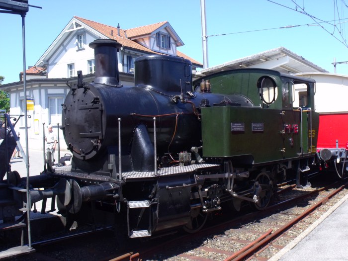 RHB 3 in Abstellposition, ganz hinten auf dem Bahnsteiggleis in Heiden, um 11:54h am 01.06.2014