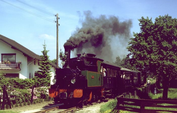 HERMANN mit Planzug nach Asendorf bei „Fischteiche“ vor Hp Vilsen Ort, am 30.05.1982