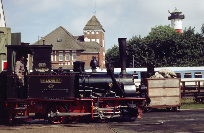 FRANZBURG im Inselbahn-Bw Wangerooge, am 17.07.1998