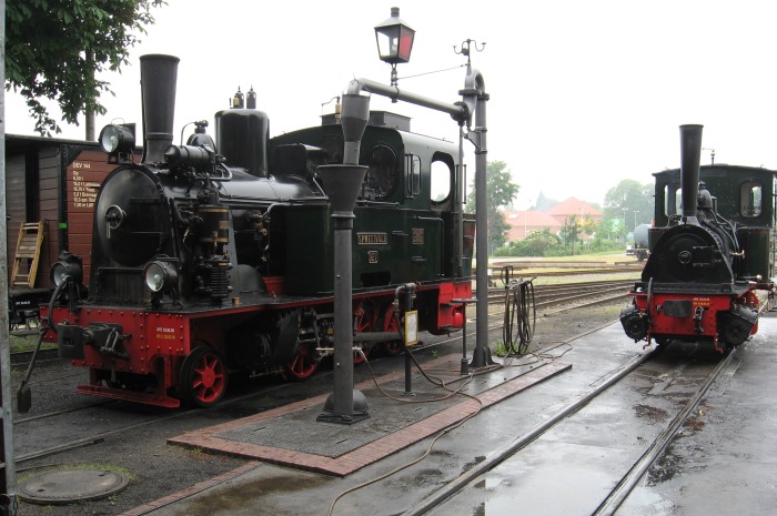 SPREEWALD neben FRANZBURG in Bruchhausen-Vilsen vor der Fahrzeughalle, am 26.05.2007