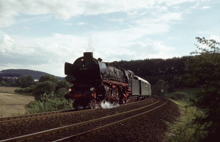 01 1100 Sonderzug bei Kreiensen Richtung Braunschweig, 20.08.1988