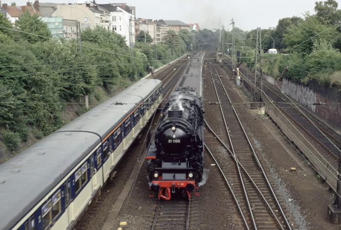 01 1100 auf der Hamburger Verbindungsbahn bei Sternschanze, 05.08.1989